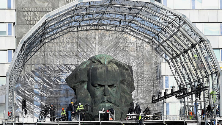 Il monumento dedicato a Karl Marx nella città di Chemnitz, Germania. Foto: Reuters