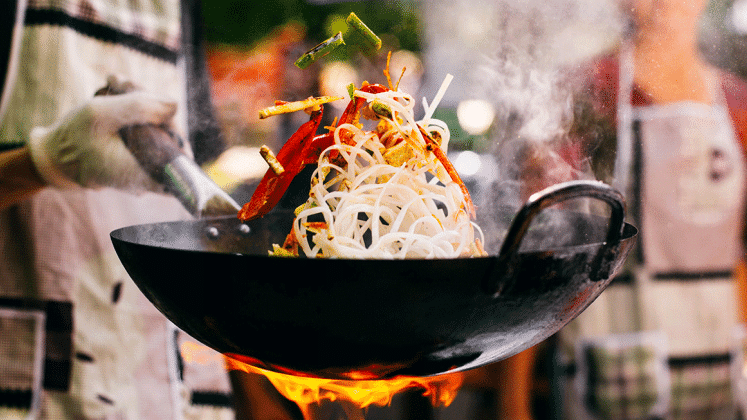 pentola con cibo saltato